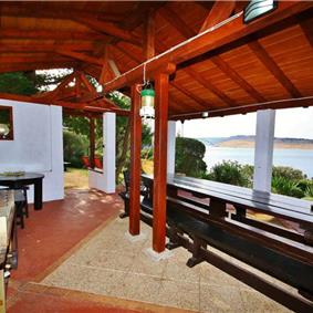 2 Bedroom Bungalow with Shared Pool near Crikvenica, Sleeps 4-6